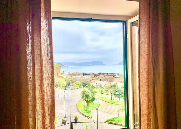Alojamento de Acomodação e Pequeno-almoço Artis Mare 4*